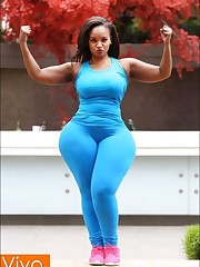 Gigantic thigh small waistline pictures