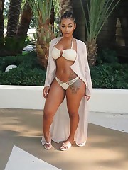 Miracle Watts Naked Booty In Yo Face
