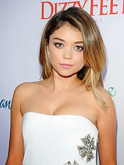 Sarah Hyland handsome cleavages - Dizzy..
